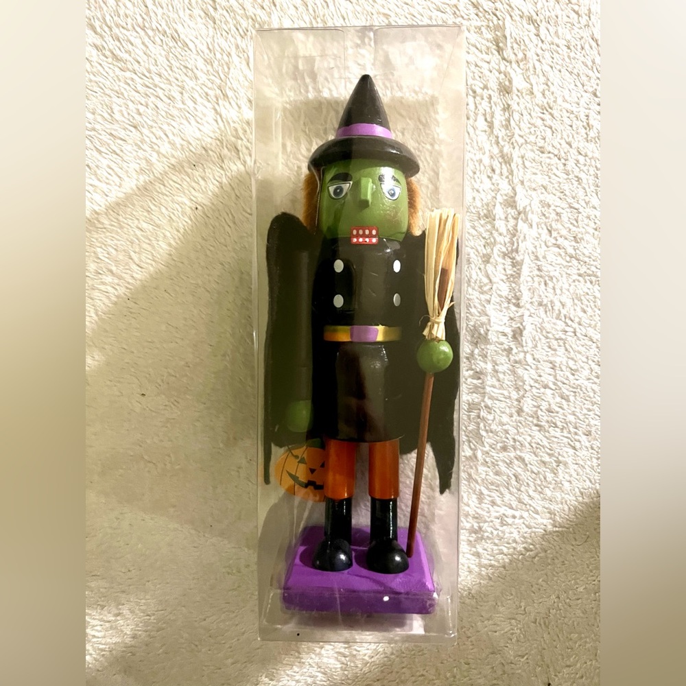 Witch nutcracker